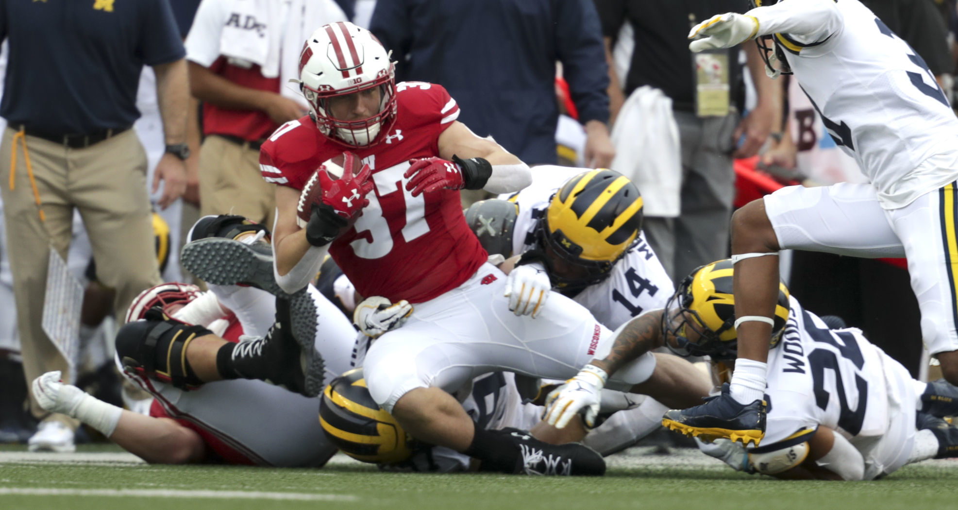 Badgers 35, Wolverines 14